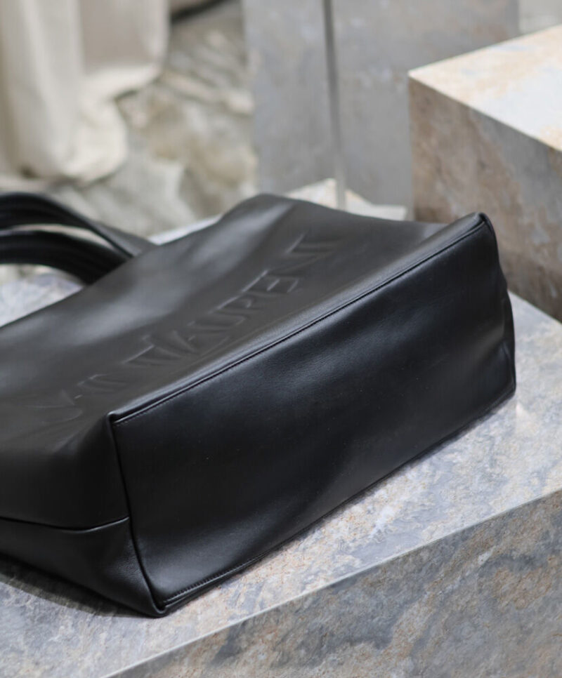 Saint Laurent Tote In Nappa Lambskin Black
